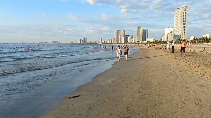 mỹ khê beach