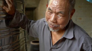 The blind grandfather had no water to drink at home. We pulled a water pipe to build a water tower f