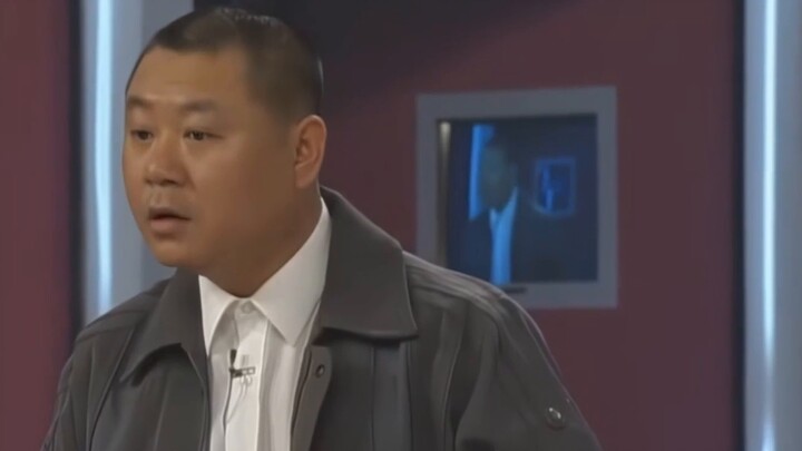 [Xiao Ke] Xiao Ke sedang melihat baju baru untuk perayaan Tahun Baru tetapi tiba-tiba menyadari bahw