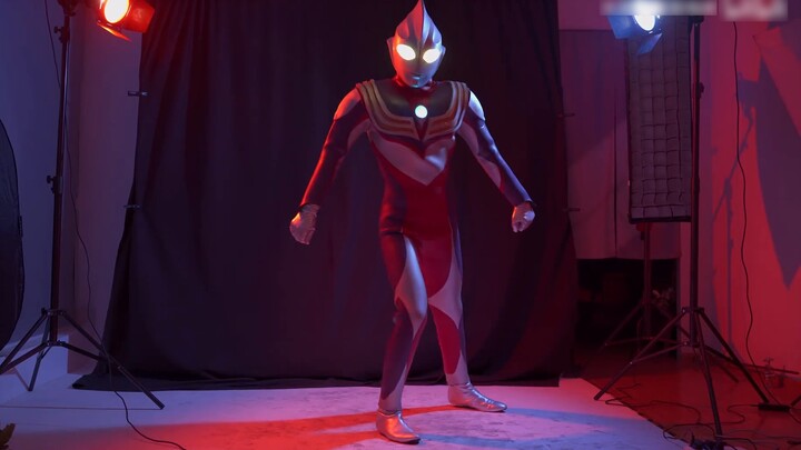 [MV Trailer] [Ultraman Tiga] Chụp ảnh hậu trường: Cắt hai clip ngẫu nhiên