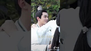 220630 WuLei carries up Zhao Lusi behind the scene of #lovelikethegalaxy
