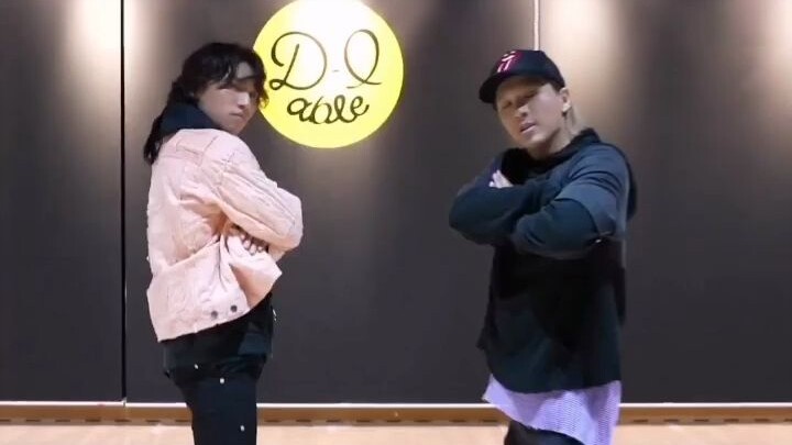 ชาเลนจ์เต้น "Shoong" ของ TAEYANG x Jiang Daesheng