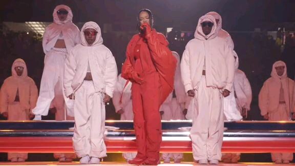 Rihanna Superbowl Performance