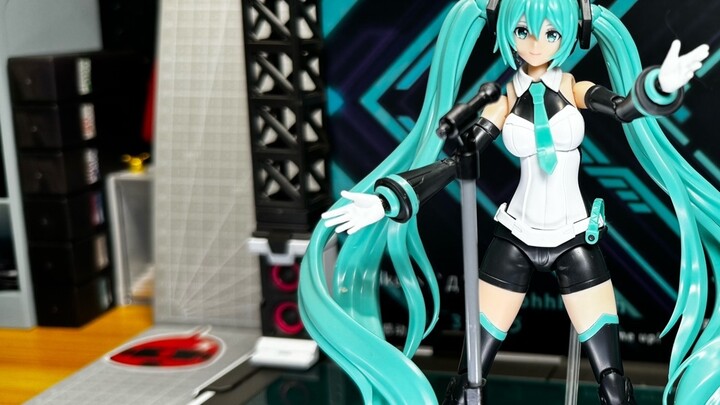 Saya sangat senang! Ia hadir dengan panggung yang besar! Sunsky Hatsune Miku menyanyikan masa depan!