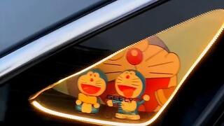 Modifikasi dekorasi jendela segitiga belakang Xingrui, dengan fokus pada...
