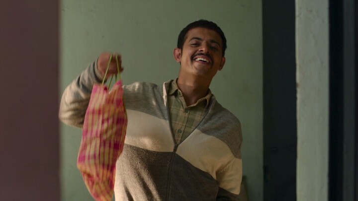 Gram.chikitsalay.s01e02.swayamsevi.1080p.amzn.web-dl.ddp5.1.h.264