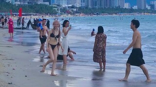 Vietnam Beach Scenes: Da Nang Promenade & Beach, Da Nang is one of The Best City To Travel