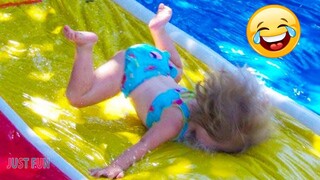 Videos De Risa 😂 Videos Graciosos - Niños traviesos con Agua / Videos Chistosos