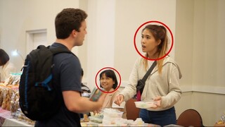 Stupid white guy goes to Thai market in Sydney, then speaks Thai. Thais shocked.