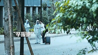 女孩被花扎了一下，最后竟然变成了怪物