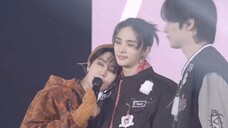 Stray Kids 11.17 Saya suka panggung live online