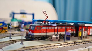 [The Melodious Sound of Wheels and Tracks] 06: ÖBB1142 and the double-decker Cityshuttle are finally