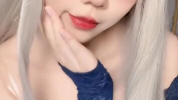 Can you stand the close-up of Nuomi Jiajia's black silk soles?
