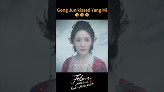 A lover's kiss is the most powerful | 狐妖小红娘月红篇 | iQIYI