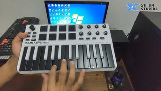 Akai MPK Mini White Midi Controller Unboxing