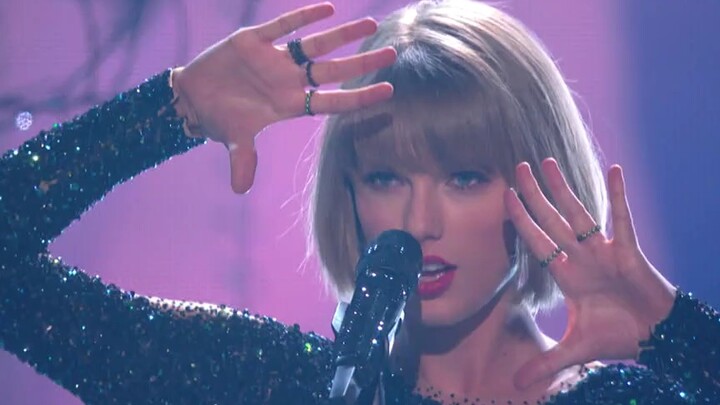 [Taylor Swift] Cảnh siêu đẹp "Out of the Woods" giải Grammy lần thứ 58