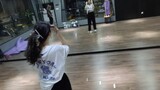 [Dance] Tập nhảy "Peaches" ver. Jennie trong phòng tập