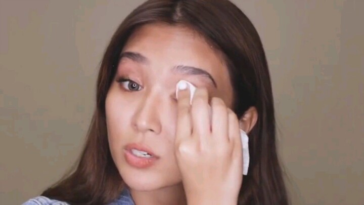 Kathryn Bernardo removing her makeup 😍