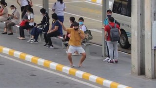 พูดกระกอบท่าทาง