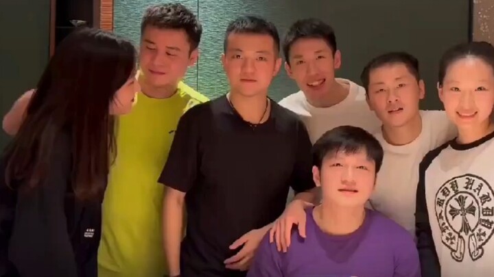 [Fan Zhendong] 20231127 Một nhóm bạn nhỏ chúc anh Dong vô địch ở Paris: Sao có thể gọi là mở sâm pan