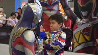 Very gentle Ultraman