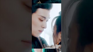 He wants to eat her😂🦊😍#thesnowmoon #youku #lijiaqi #zuoye #cdrama #shorts #viral