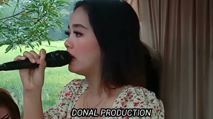 Hitam bukan putih(cover)Gita