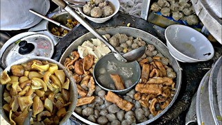 KETEMU BAKSO KIKIL BRUTAL 10 RIBUAN JUALAN PAKAI GEROBAK TOSSA - kuliner surabaya
