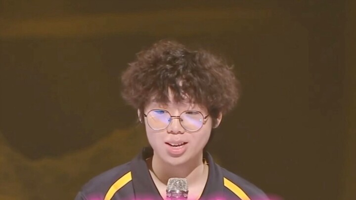 "ฉันเกิดใหม่อีกครั้ง ครั้งนี้ฉันสามารถเอาชนะคู่หูของฉันได้อย่างแน่นอน ไม่สิ เพื่อนร่วมทีมของฉันต่างห
