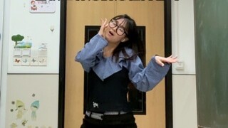 Post-00s Kpop teacher prepares for open class be like
