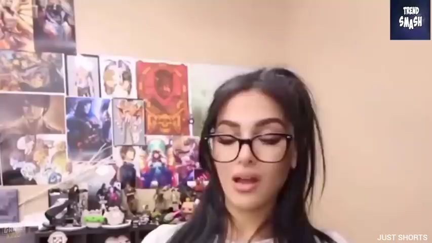 Sssniperwolf Hot Gif