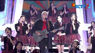 Iwan Fals ft. JKT48 'Kemesraan' & 'Aitakatta' - Malam Puncak HUT SCTV 32