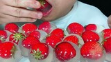 吃草莓水球，听不一样的咀嚼音！