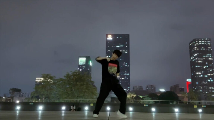 Setiap malam dansa adalah malam yang sempurna