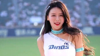 为亚运健儿们送上小心心