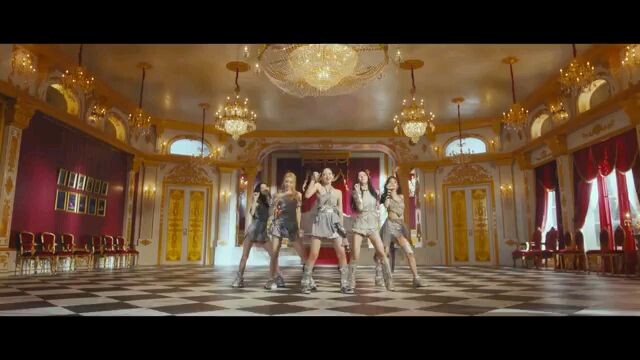 Itzy- Sneakers