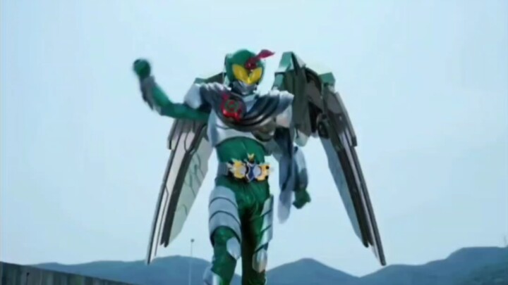 With the same skill module, the difference between Armor Hero and Kamen Rider is obvious.