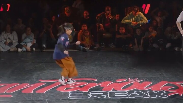 Gadis berusia 10 tahun BGIRL Qiao Yun~ mengalahkan beberapa pemain Red Bull di kompetisi Prancis (li