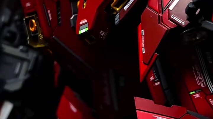 Will such a Sazabi become the centerpiece of the cabinet next year?