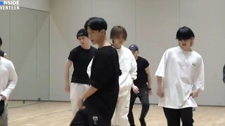 酷酷眼前一黑 小李灿要累趴下了