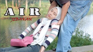 MEMINUM RAMUAN SI TUA BANGKA - FILM PENDEK