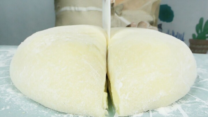 [Ẩm thực] Đánh kem bằng tay rồi làm một chiếc bánh nhân kem trái cây