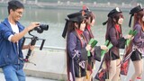 Và say mê theo dõi Zhongxiang để quay phim triển lãm truyện tranh (kỷ lục ngoại tuyến về lễ hội sáng