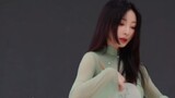 [หลิวเหยียน] สีสันของชุดเต้นรำก็เหมือนใบเกี๊ยวและเธอก็เต้นตามเพลง "Hong Zhao Wan"