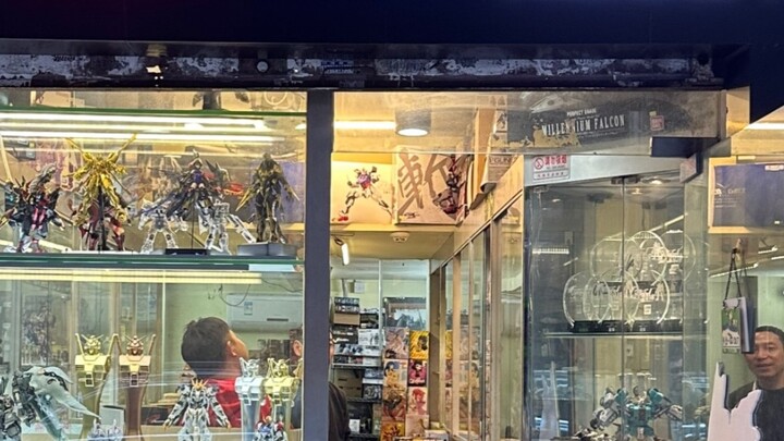 【Check-in at the plastic shop】Have you ever seen the model shop of the world champion? --Check-in at