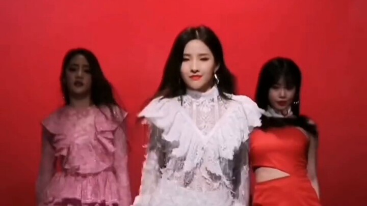Biar temen-temen yang belum tau kpop bisa komen di girls dance relay 4.0