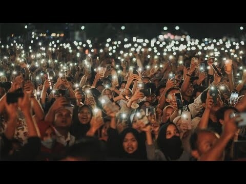 PADAT PENONTON DI KONSER KIE