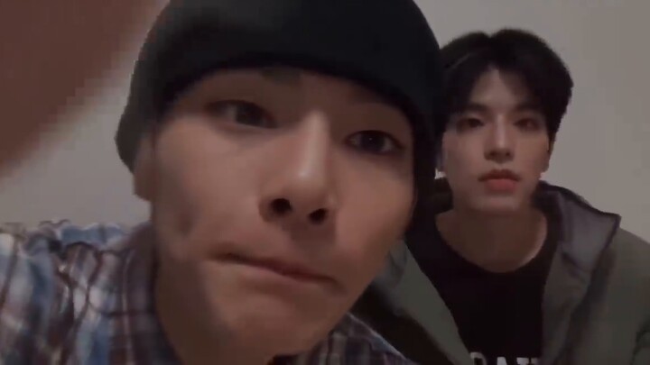 Korean entertainment artists' unintentional visual sleep aids 2