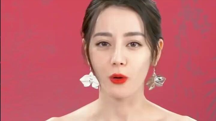 [Dilraba Dilmurat's Clarins Live Broadcast] A collection of three close-up shots Ah, what happened t