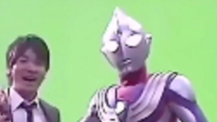 [Ultraman Version of Dislocated Time and Space] When Ultraman meets the human body: We will always b